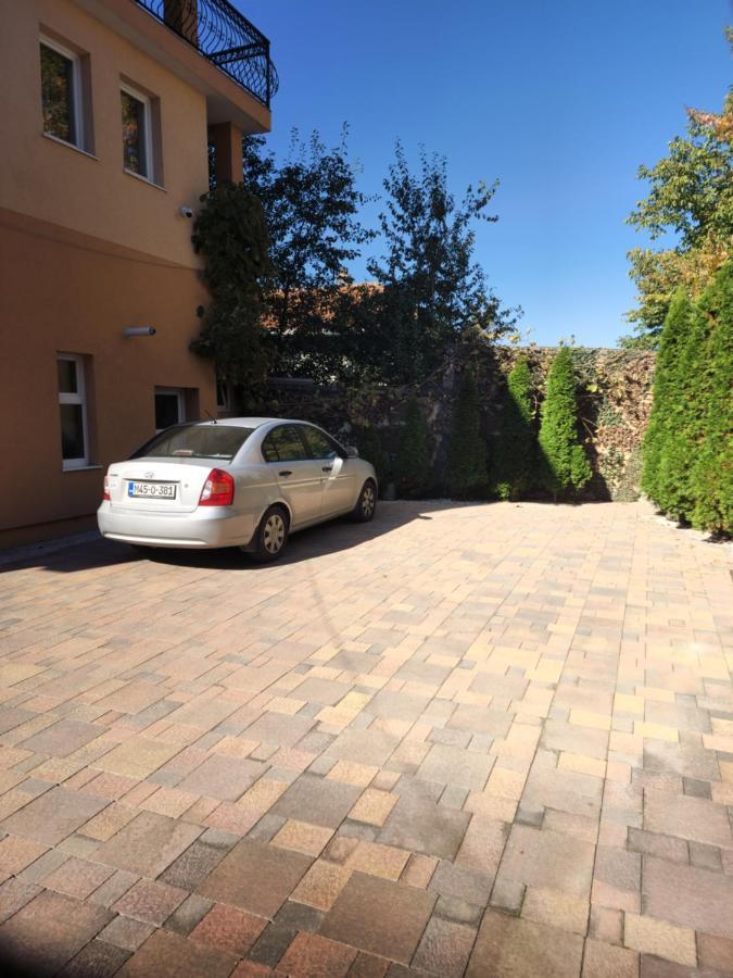 Hotel Nacional Free Parking Сараево Экстерьер фото
