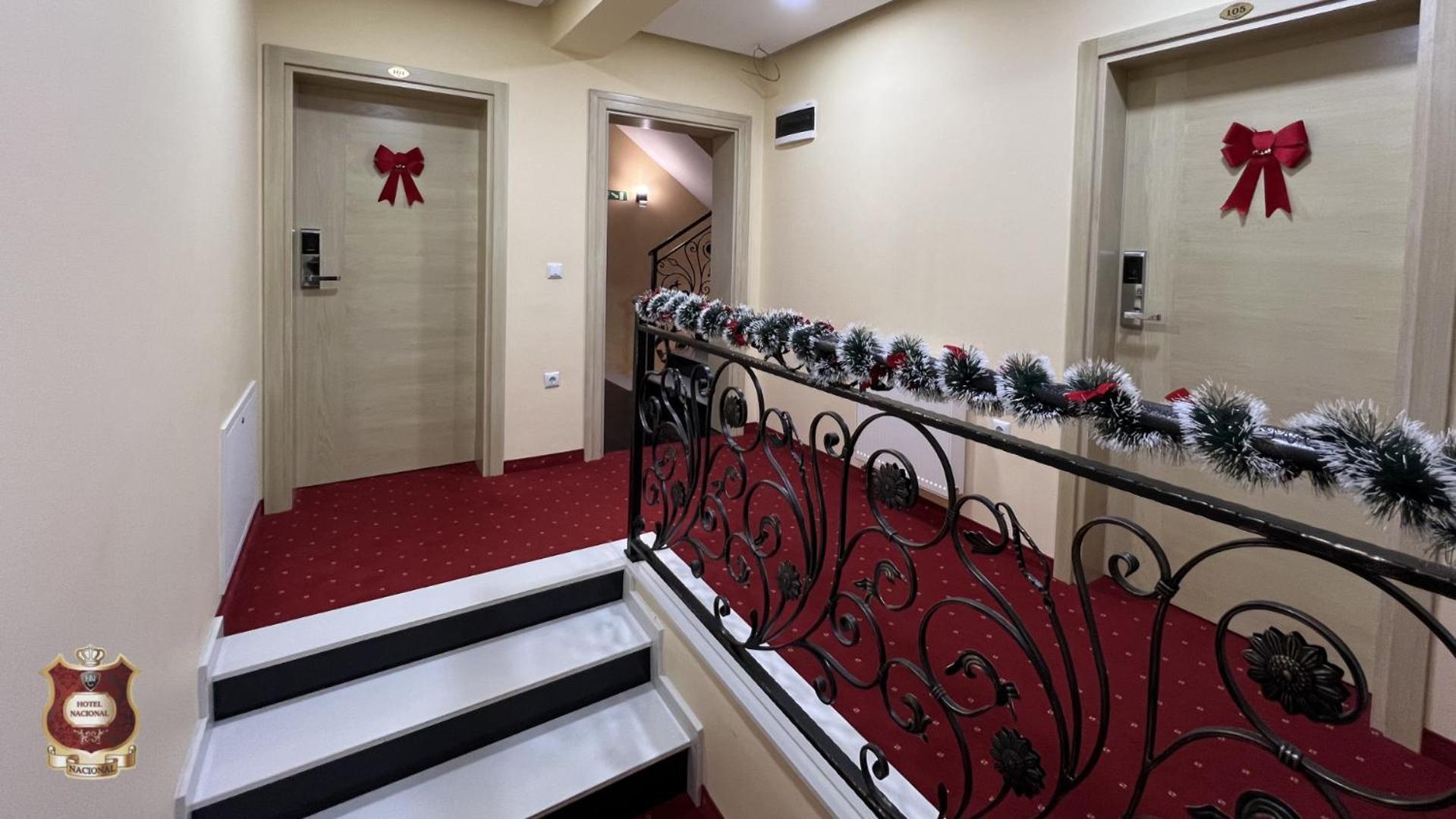 Hotel Nacional Free Parking Сараево Экстерьер фото