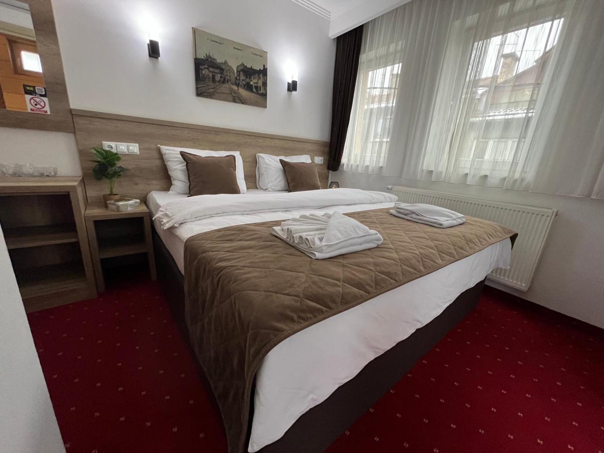 Hotel Nacional Free Parking Сараево Экстерьер фото