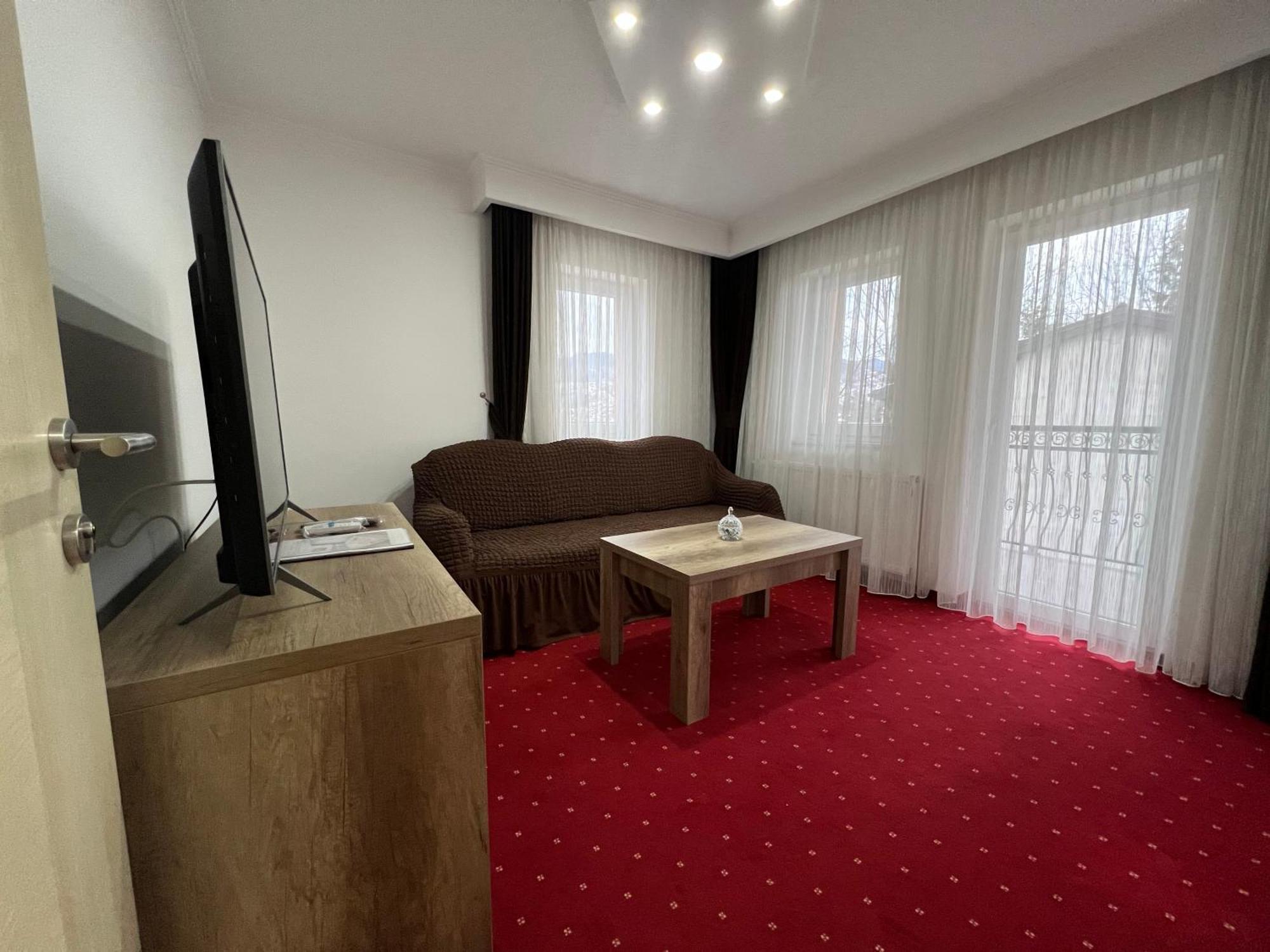Hotel Nacional Free Parking Сараево Экстерьер фото