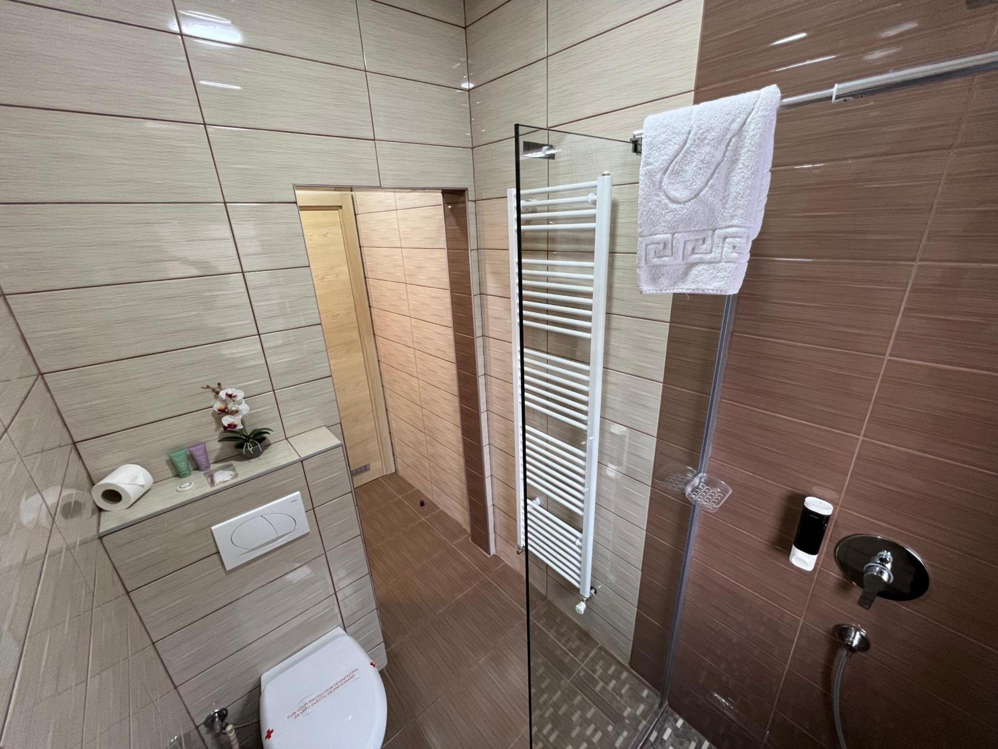 Hotel Nacional Free Parking Сараево Экстерьер фото