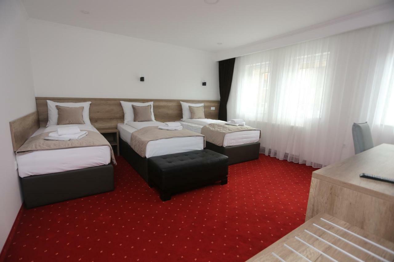 Hotel Nacional Free Parking Сараево Экстерьер фото